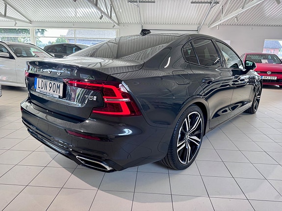 Volvo S60 11 of 28