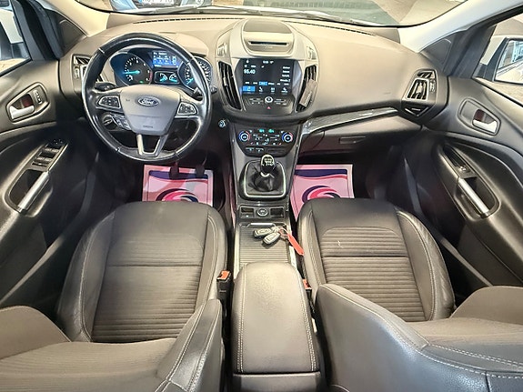 Ford Kuga 10 of 14