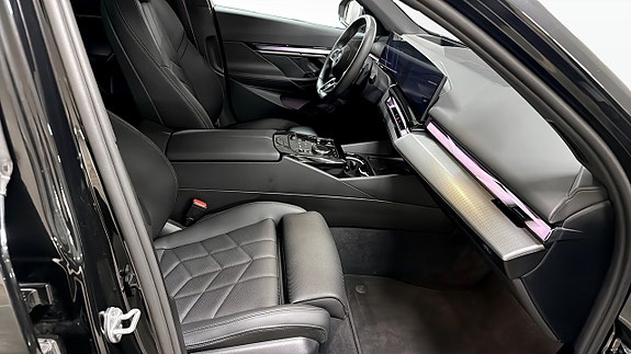BMW 550e 3 of 12