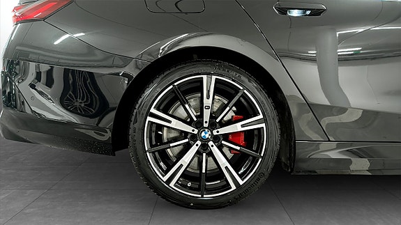 BMW 550e 9 of 12
