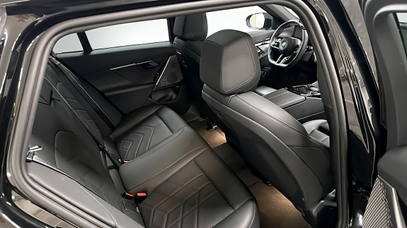 BMW 550e 5 of 12