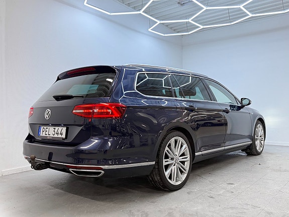 Volkswagen Passat 5 of 29