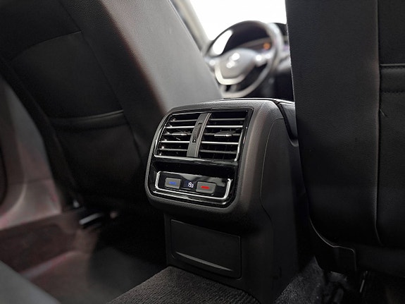 Volkswagen Passat 25 of 30