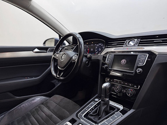 Volkswagen Passat 15 of 30