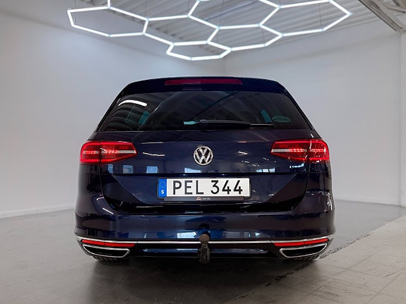 Volkswagen Passat 7 of 30