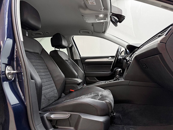 Volkswagen Passat 14 of 30