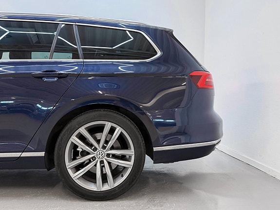 Volkswagen Passat 28 of 30