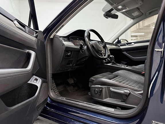 Volkswagen Passat 11 of 30