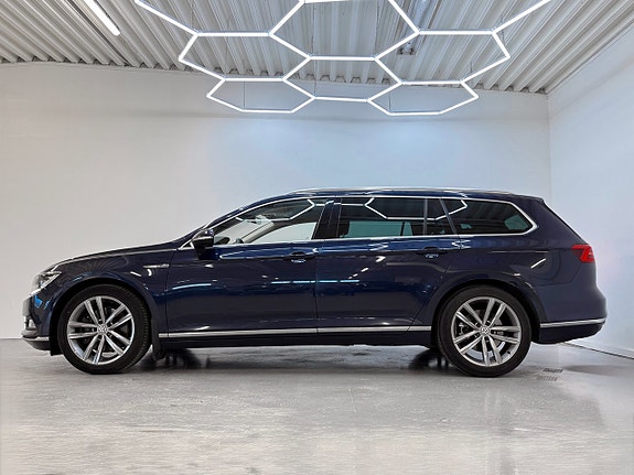 Volkswagen Passat 9 of 30