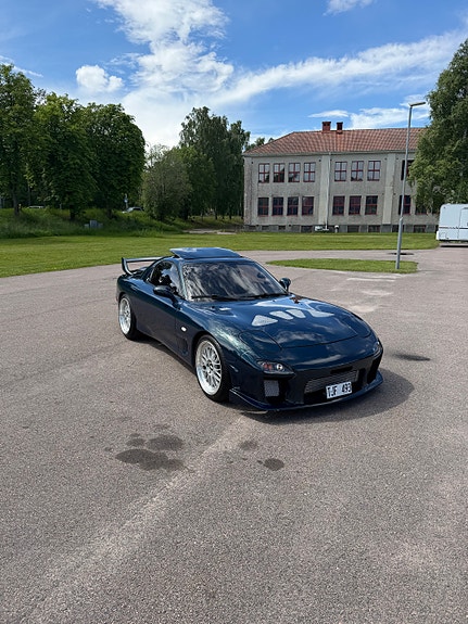 Mazda RX-7 2 of 5