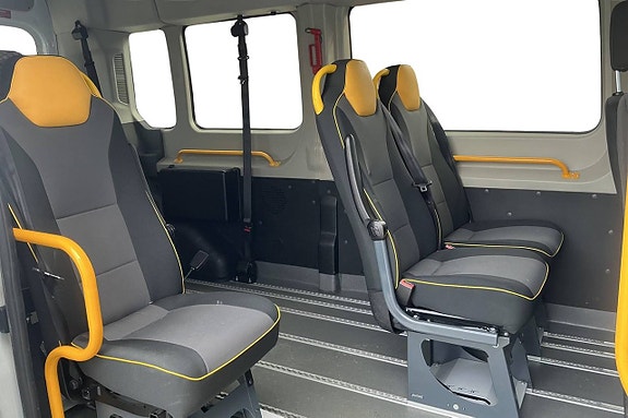 Ford Transit 10 of 13