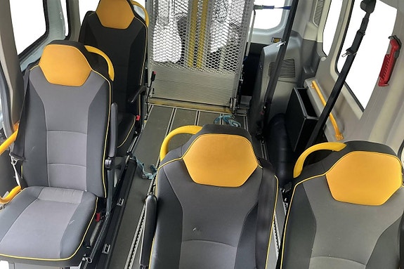 Ford Transit 9 of 13