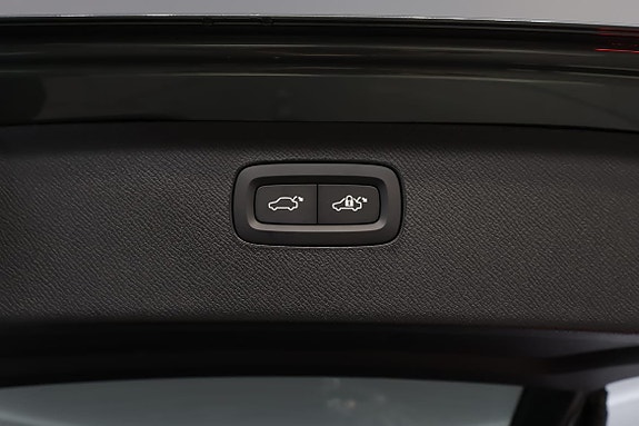 Volvo XC90 17 of 19