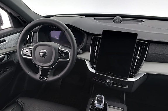 Volvo XC90 8 of 19
