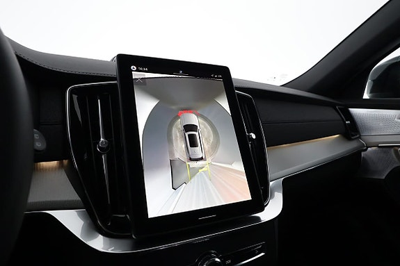 Volvo XC90 14 of 19