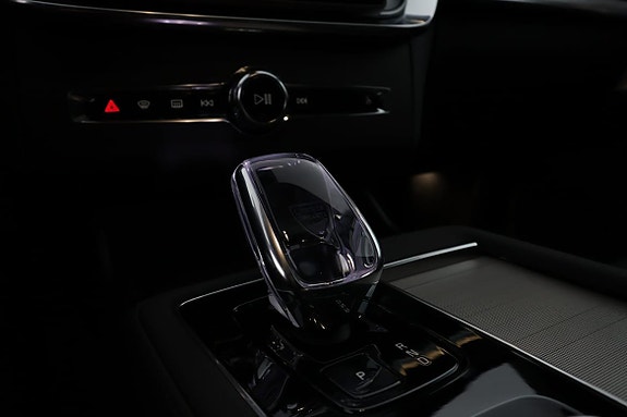 Volvo XC90 16 of 19
