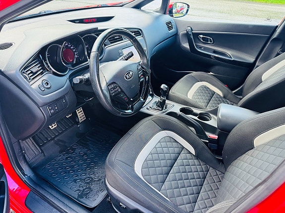 Kia Ceed 8 of 23