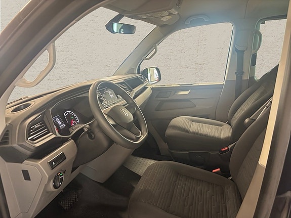 Volkswagen Caravelle 4 of 5