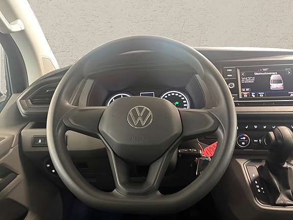 Volkswagen Caravelle 6 of 12