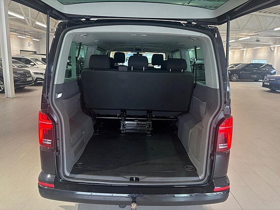 Volkswagen Caravelle 11 of 12