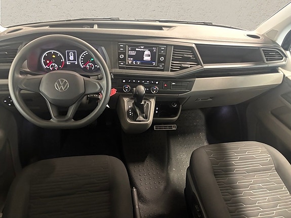 Volkswagen Caravelle 5 of 5
