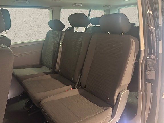 Volkswagen Caravelle 7 of 12