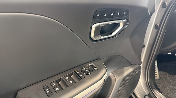 Kia K4 11 of 12