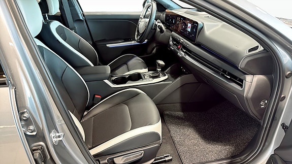 Kia K4 3 of 5
