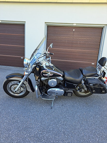 Kawasaki Vulcan 1500 Classic 3 of 3