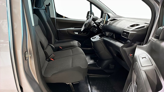 Peugeot Partner 3 of 5