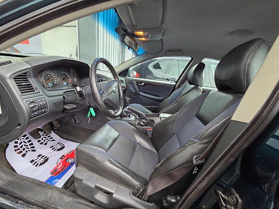 Volvo S60 13 of 14
