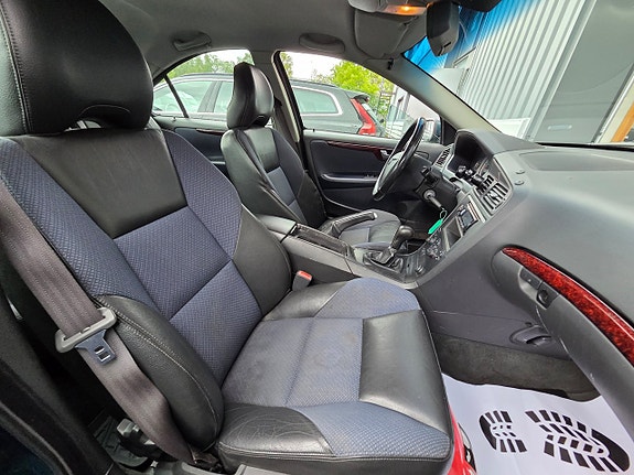 Volvo S60 8 of 14