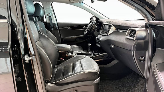 Kia Sorento 3 of 5