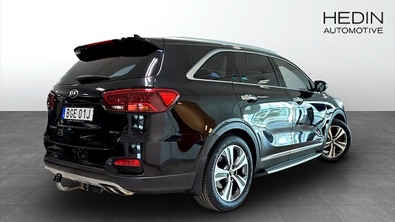 Kia Sorento 2 of 5