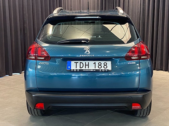 Peugeot 2008 2 of 5