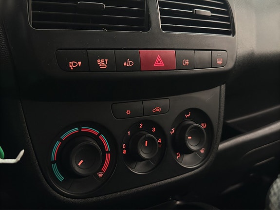 Opel Combo 22 of 28