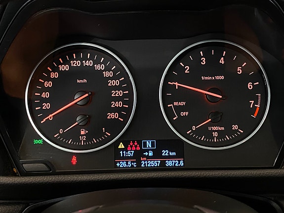 BMW 218i 13 of 30