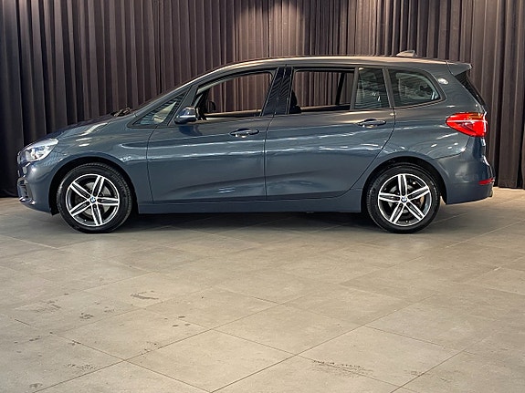 BMW 218i 3 of 30