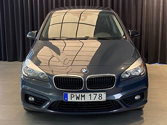 BMW 218i 4 of 30