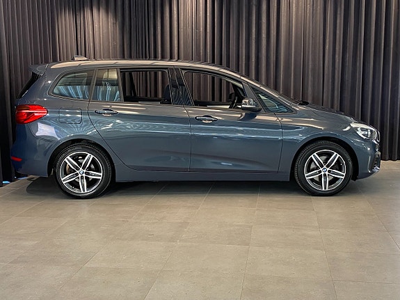 BMW 218i 5 of 30
