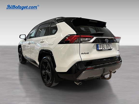 Toyota RAV4 7 of 19
