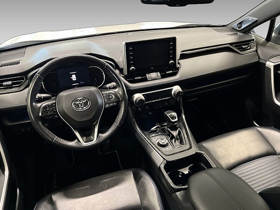 Toyota RAV4 13 of 19