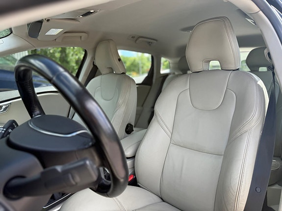 Volvo V40 13 of 24