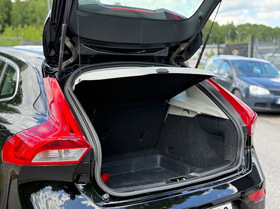 Volvo V40 10 of 24