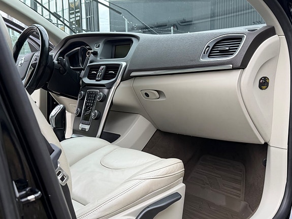Volvo V40 22 of 27