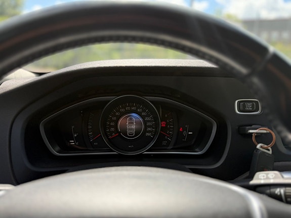 Volvo V40 16 of 24