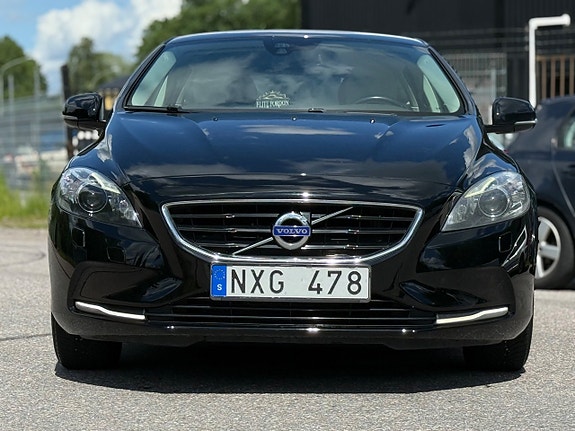 Volvo V40 8 of 24