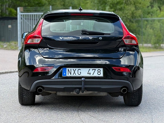 Volvo V40 6 of 24