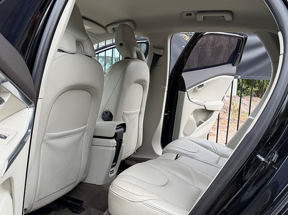 Volvo V40 24 of 27