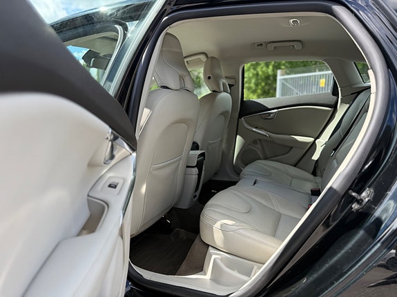 Volvo V40 19 of 24